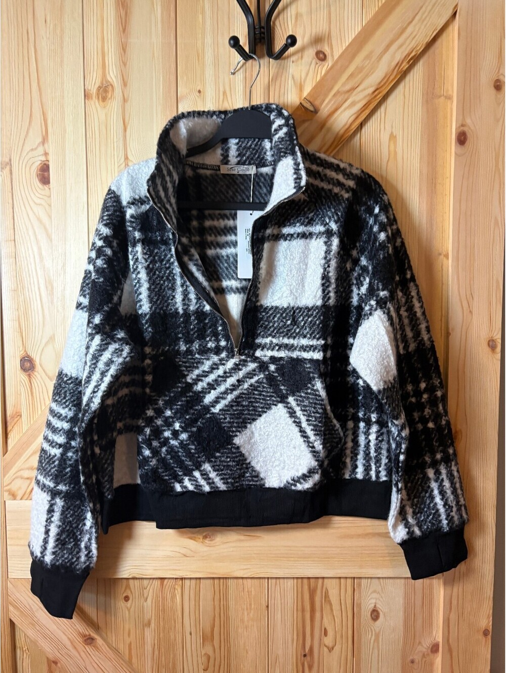 Sese Code Black and White Plaid Fleece Pullover Jacket, Size M